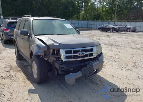 2011 Ford Escape Xlt z USA, uszkodzony, nr VIN 1FMCU9DG2BKB47100